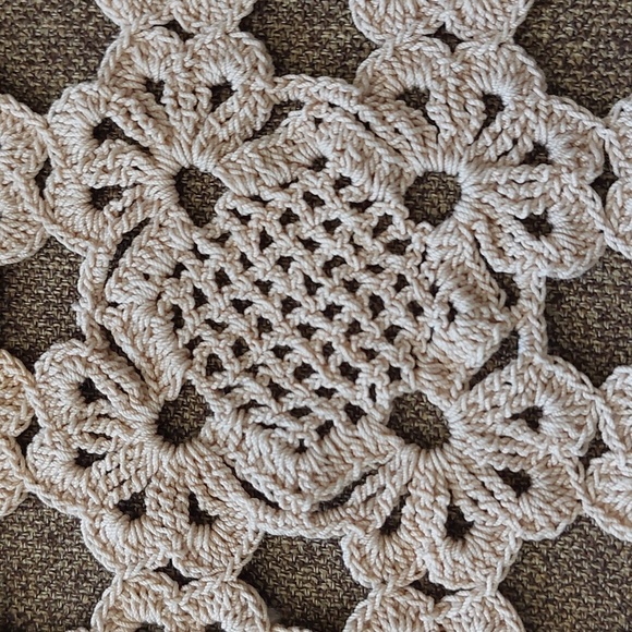 FREE with Bundle, Hand-made crochet 8X8 - Picture 2 of 3